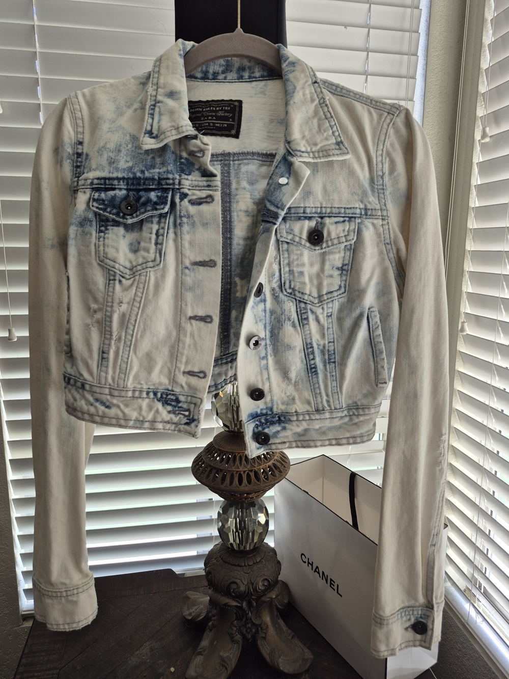 💕Zara Cropped Acid Wash Light Blue Denim Jacket💕